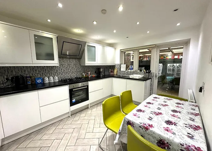 Laburnum House-Comfortable Rooms Near City Of London